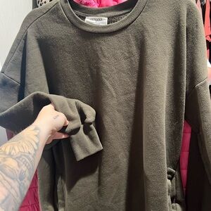 Zenana Outfitters Olive Green Women's Crew Neck Sweater